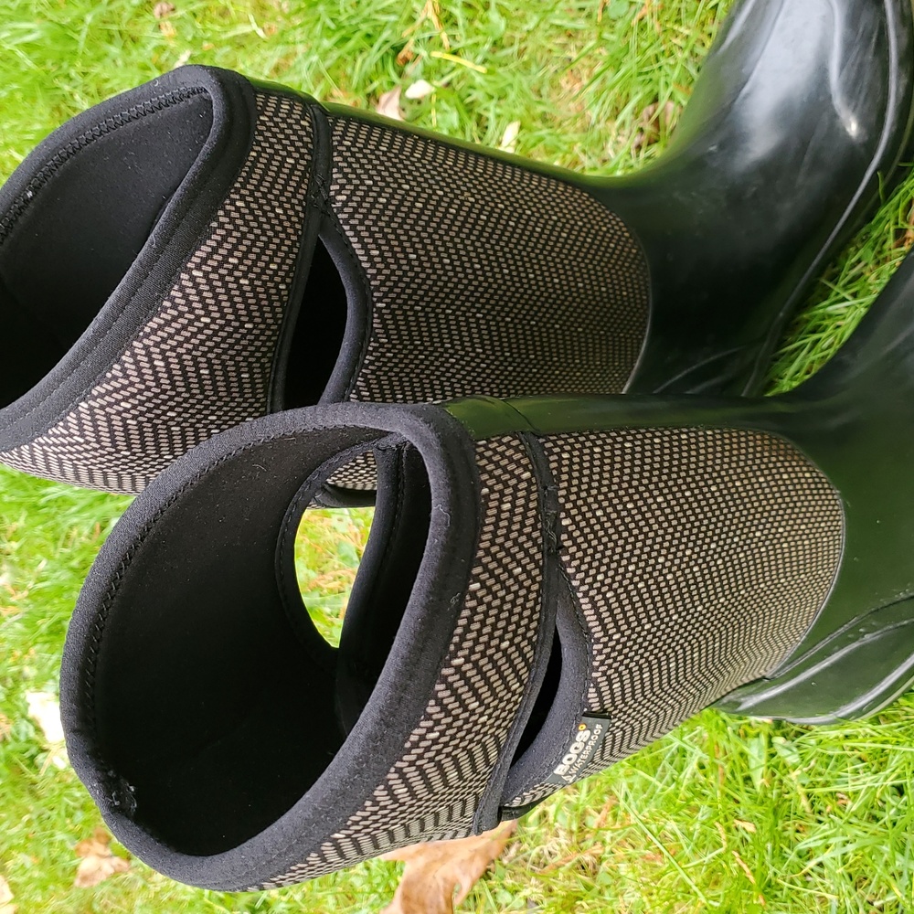 Bogs Black and Brown Herringbone Women's Boots - Picture 7 of 11